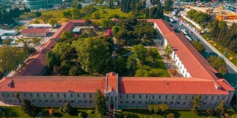 جامعة إسطنبول صباح الدين زعيم